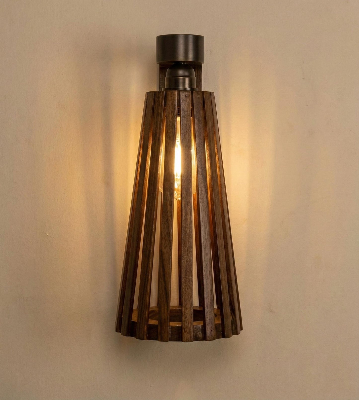 Good Brown Wooden Wall Light