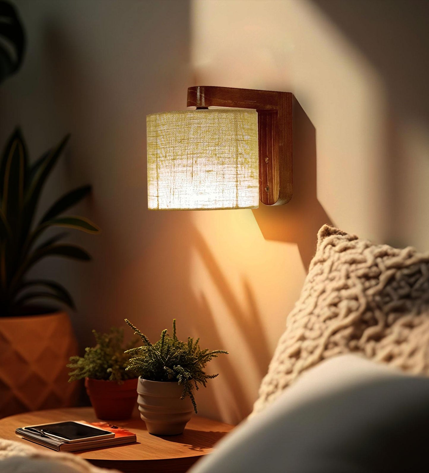 Fast Brown Wooden Wall Light